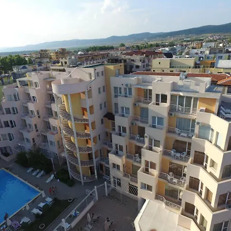 아파트호텔 Vanilla Garden 3*