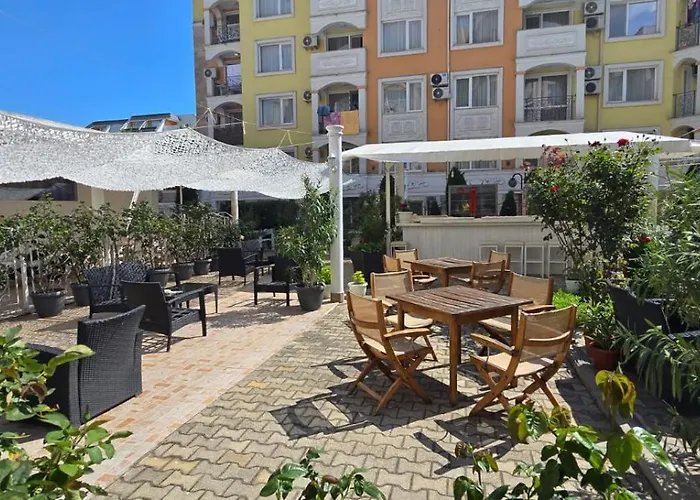 Vanilla Garden Apartahotel 3*