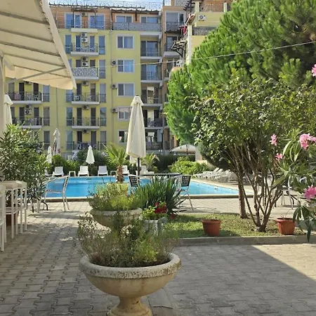 Vanilla Garden Aparthotel 3*